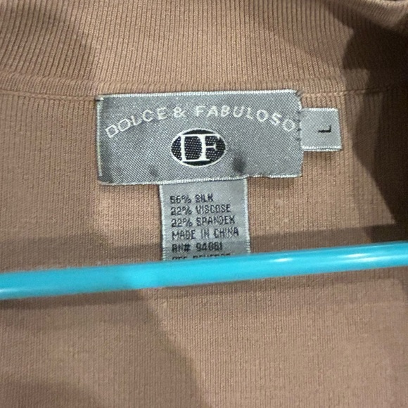 Dolce & Fabuloso Dolce & Fabuloso silk and spandax soft tan sweater - Picture 3 of 3